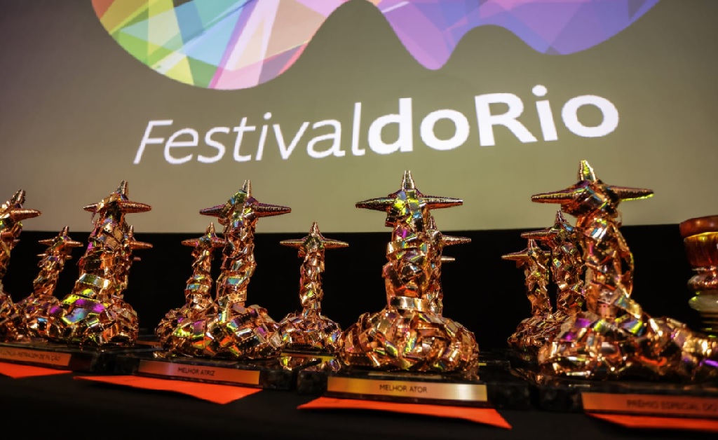 Marina Ruy Barbosa no tapete vermelho da abertura do Festival do Rio 2025, durante a exibição do filme “Depois da Caçada”, no Cine Odeon.